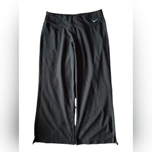 Nike Black Wide-Leg Capri
